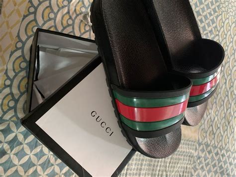 chinelo gucci farfetch